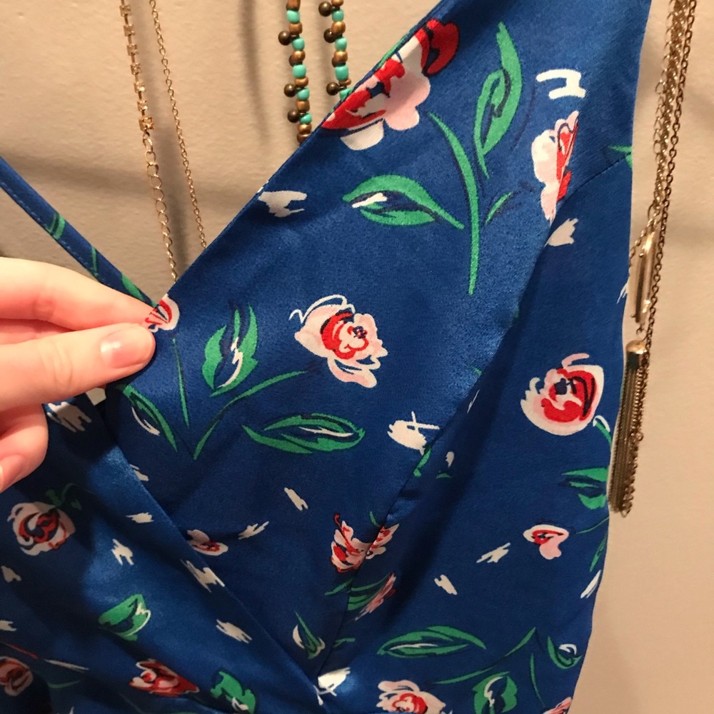 Dress - Picture 2 of 4